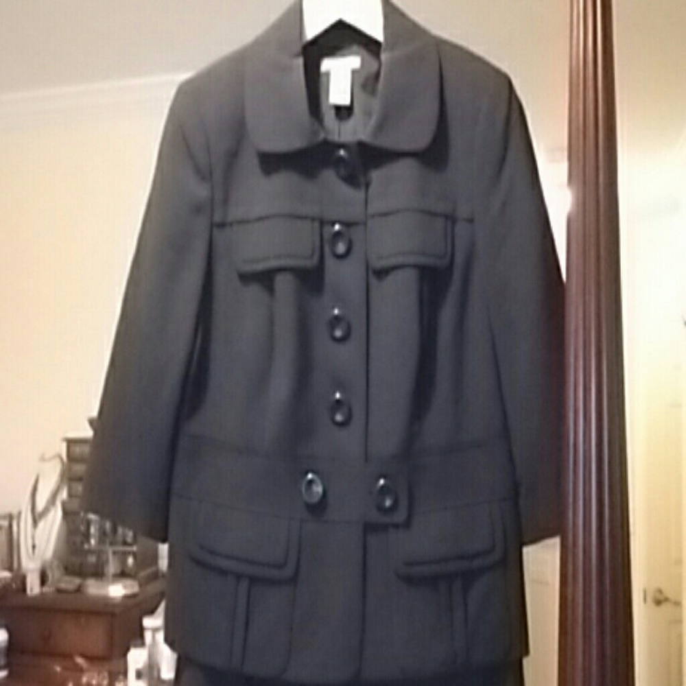 Suit - Picture 2 of 3